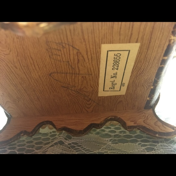 Antique Shell Jewelry Box - Picture 3 of 6